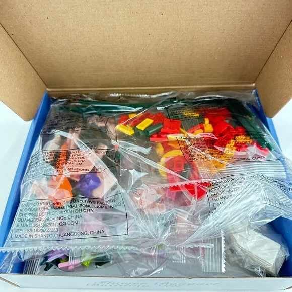 Like legos flower bouquet building set with vase 530 pieces - Picture 6 of 6